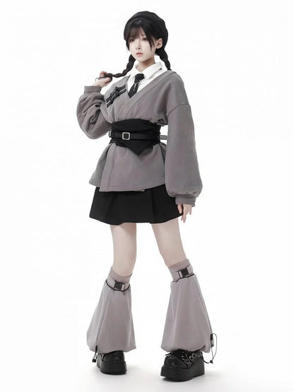 ダークグレーのノッチ付きスウェットシャツ（コルセット付き）