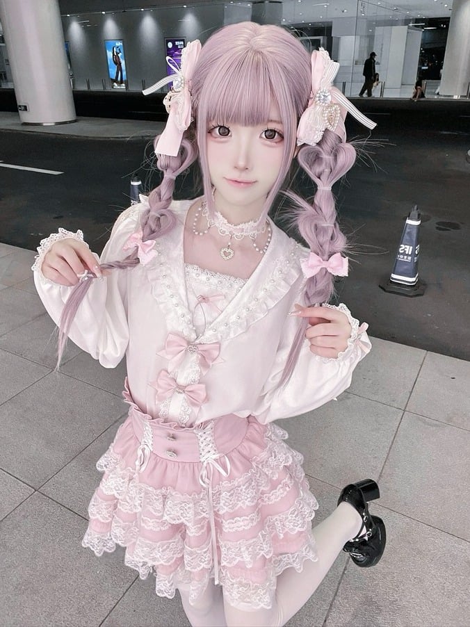 Pink Ryousangata Tiered Ruffle Skirt with Lace Trim - Puppet Bombs