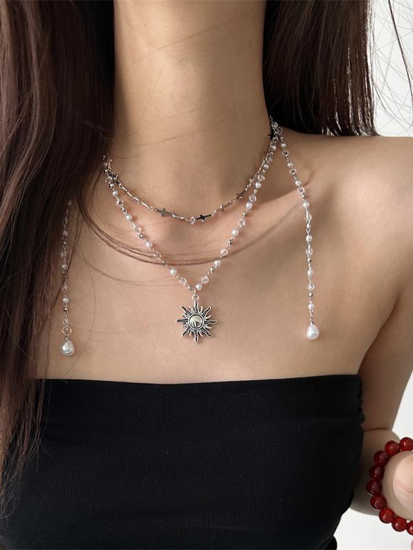 Sunflower Multi-Layered Silver Pendant With Y2K Necklace