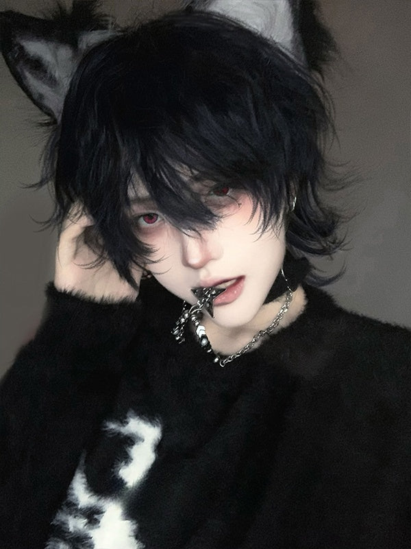 Dunkelblaue, kurze, gewellte Perücke im Jungenstil