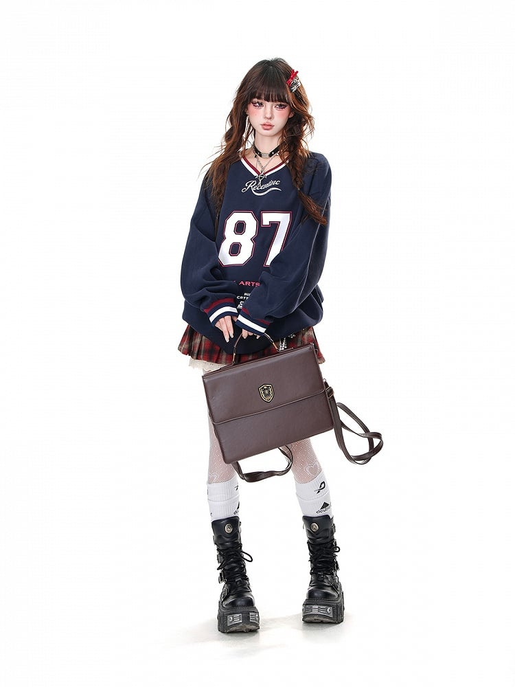 Aprikosen-/Marineblaues, lockeres Sweatshirt mit V-Ausschnitt und Zahlendruck in Bittersüß