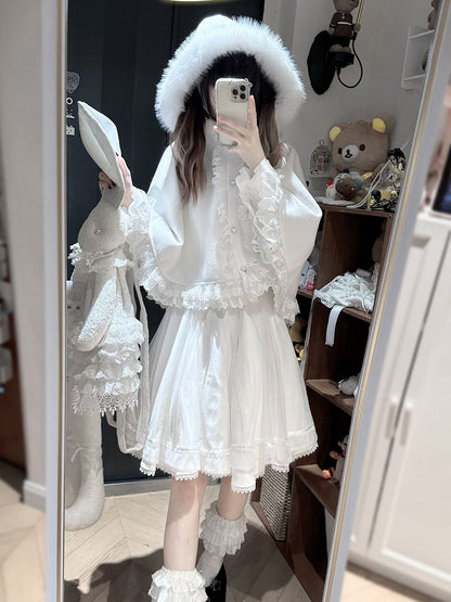 Accents Shaped with Lace Plush-Edged Cape Kei White Hood Heart Buttons Jirai