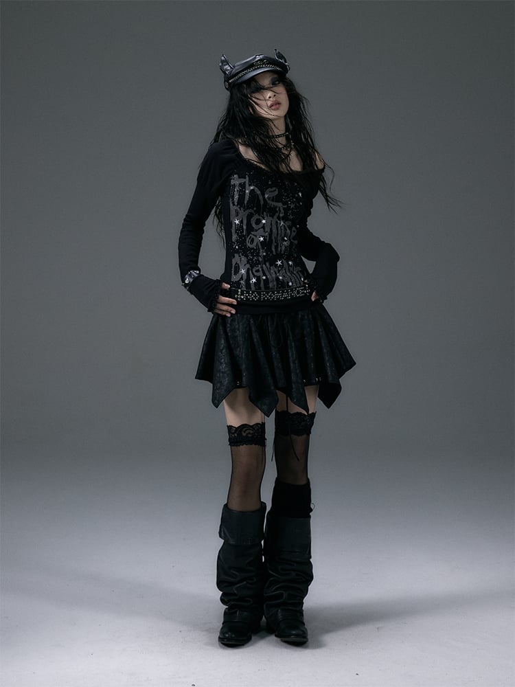 Schwarzer Rock mit Taschentuchsaum und Schnürung