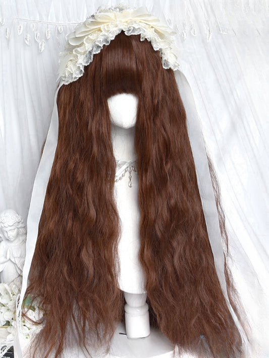 Karamellfarbene, hüftlange, gewellte Perücke mit vollem Pony, 80 cm