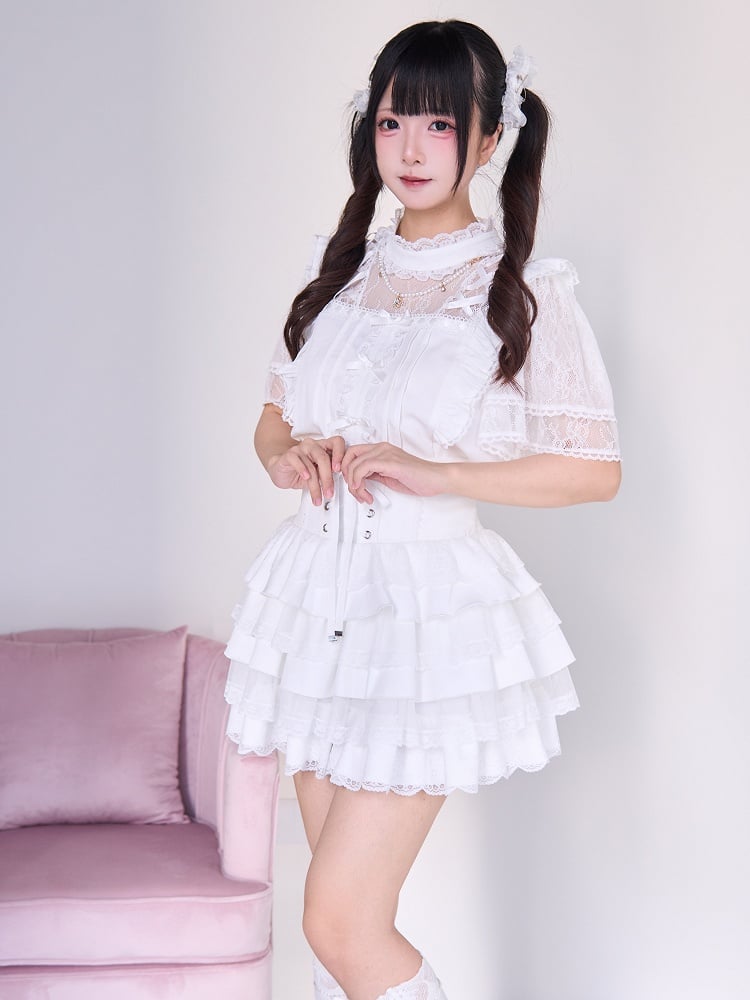 Ärmel Jirai Kei Weiße kurze Bluse mit überkreuztem Illusionsausschnitt und Perlenketten