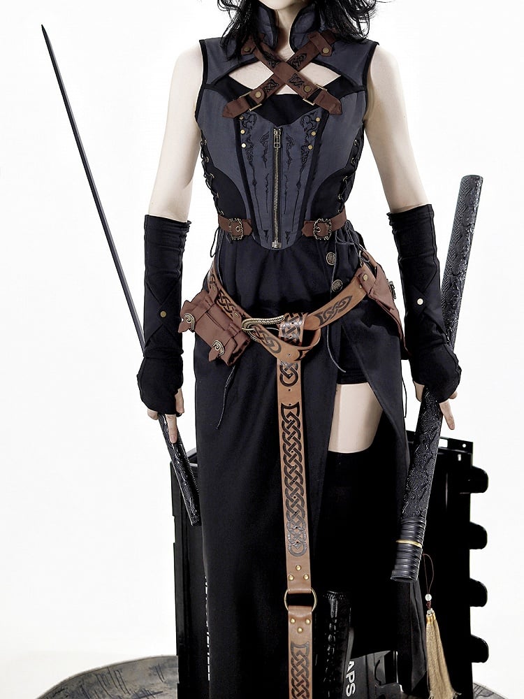 Kleid mit seitlichem Kragen und Schnallenträgern, ärmellos, gebändert, schwarz, grau, überkreuzter Schlitz