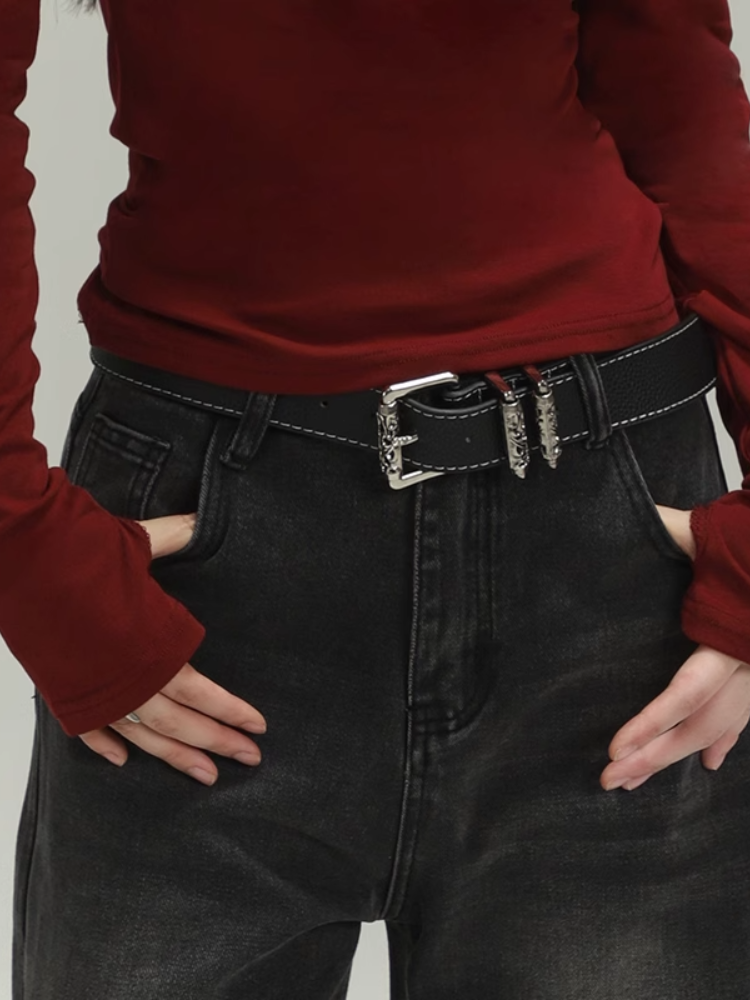 Schwarzer Gürtel mit Schnalle