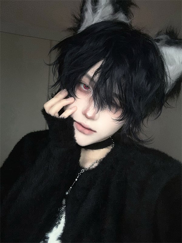 Dunkelblaue, kurze, gewellte Perücke im Jungenstil