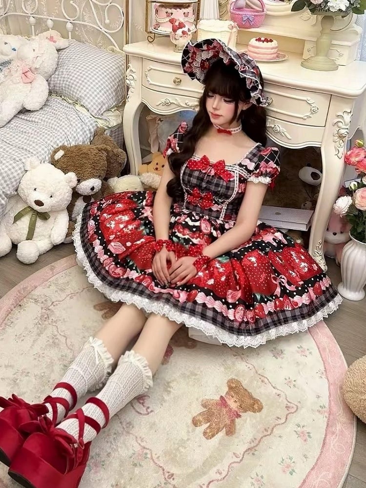 XXL-Büstenschürze mit Karomuster für 96–111 cm, Muster: Schwarz, Erdbeere, süßes Kleid, Ausverkaufsgröße, Sommer und Lolita