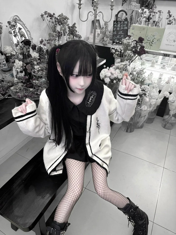 mit Augen- und Schlangenstickerei Distressed Holes Strickjacke Weiß