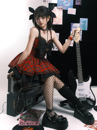 Rotes Karomuster Schleifenakzent Herzförmiger Ausschnitt Pulloverrock Idol Kleid