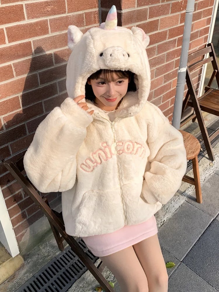 Beigefarbener Fleece-Kapuzenpullover mit Buchstabenmuster und Einhornkopf