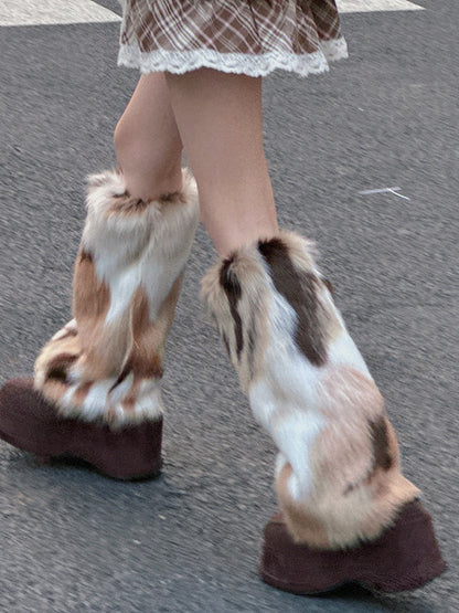 Weiß-braune Y2K Shaggy Beinwärmer