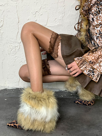 パンクなホワイト＆ブラウンのY2Kシャギーレッグウォーマー