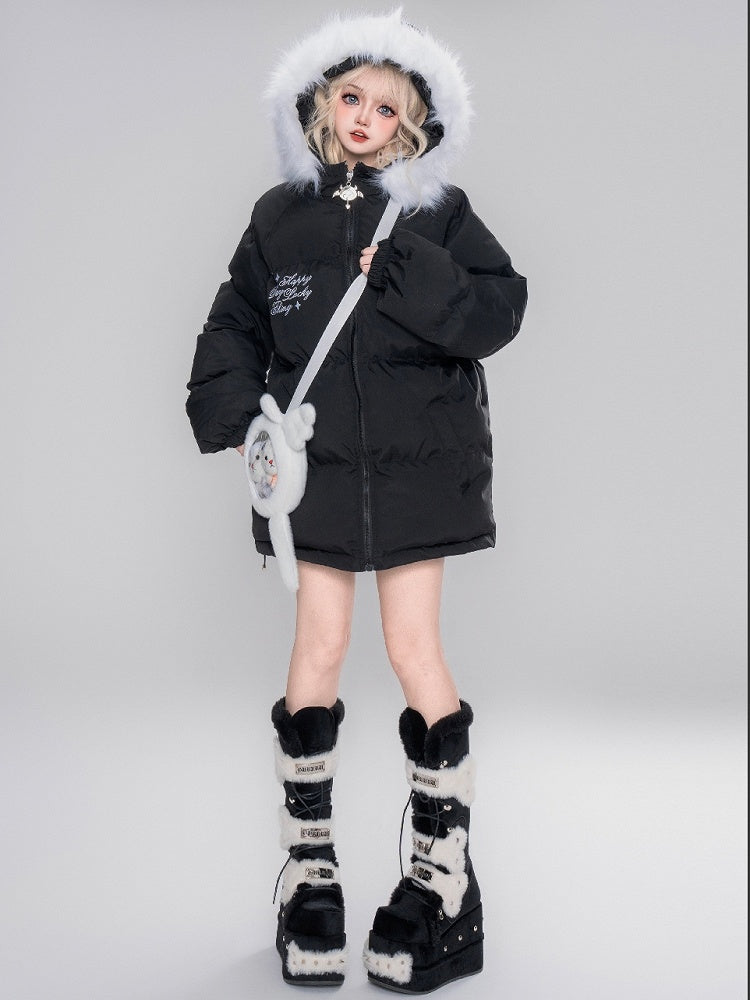 Schwarz/rote Pufferjacke mit Kapuze „Little Devil“ und gratis Ita-Tasche