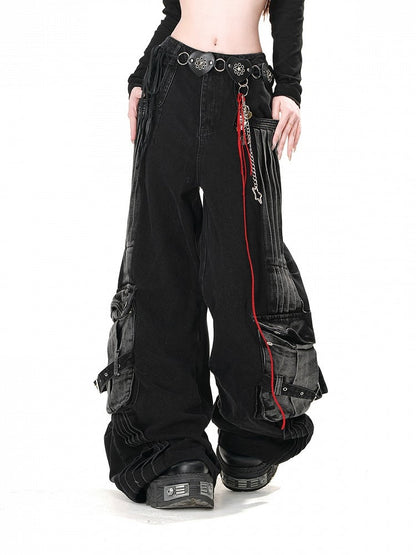 Lockere Jeans mit weitem Bein und Cargotaschen in verblasster Waschung in Schwarz