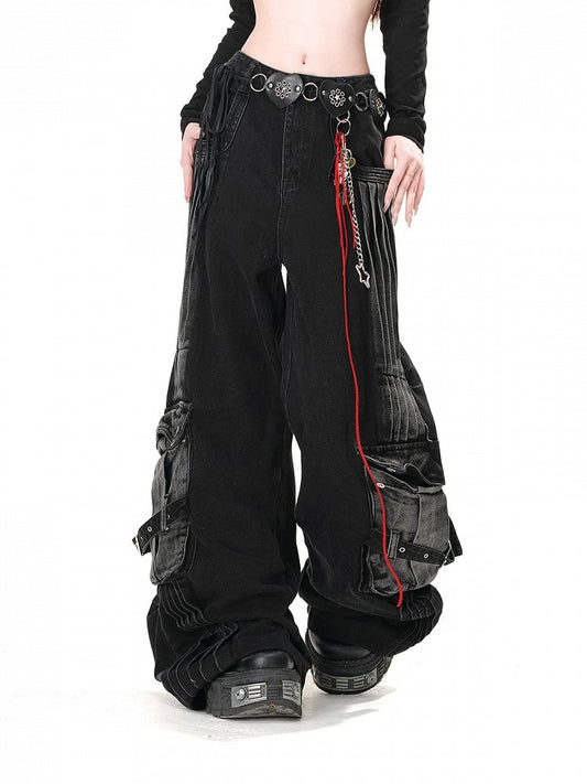 Lockere Jeans mit weitem Bein und Cargotaschen in verblasster Waschung in Schwarz