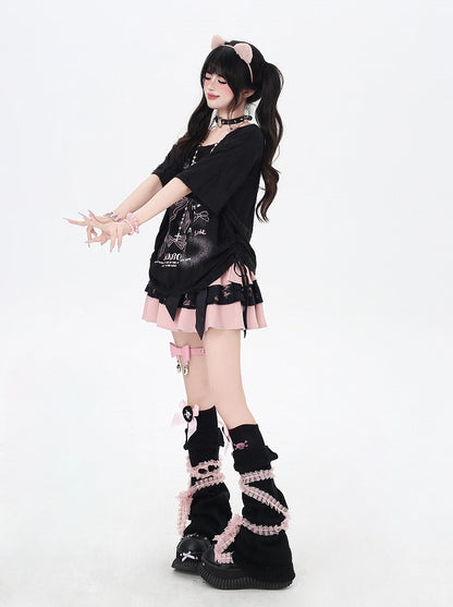 Schwarz/weißes T-Shirt mit seitlichem Kordelzug und Schleifenmuster, inklusive Schal