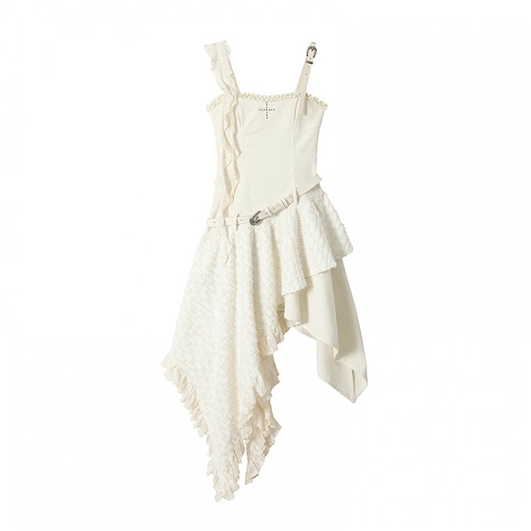 Aprikosenkleid mit Taschentuchsaum und Taillengürtel mit Schnalle