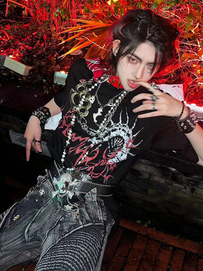 Print Dark Gothic T-Shirt with Centipede Aesthetic White/Black