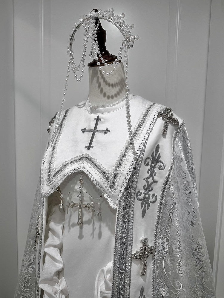 Stickerei Silber Kreuz Lolita Verzierte Details Nonne Weiß und Umhang