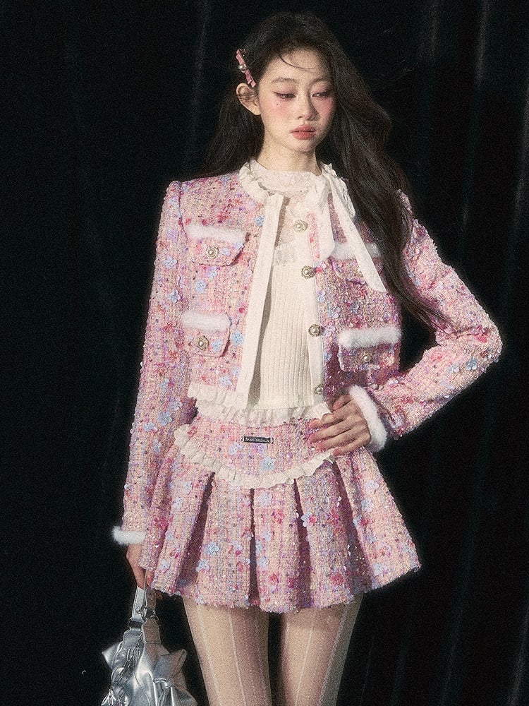 Rosa Jacke mit floralen Perlenverzierungen und Pailletten