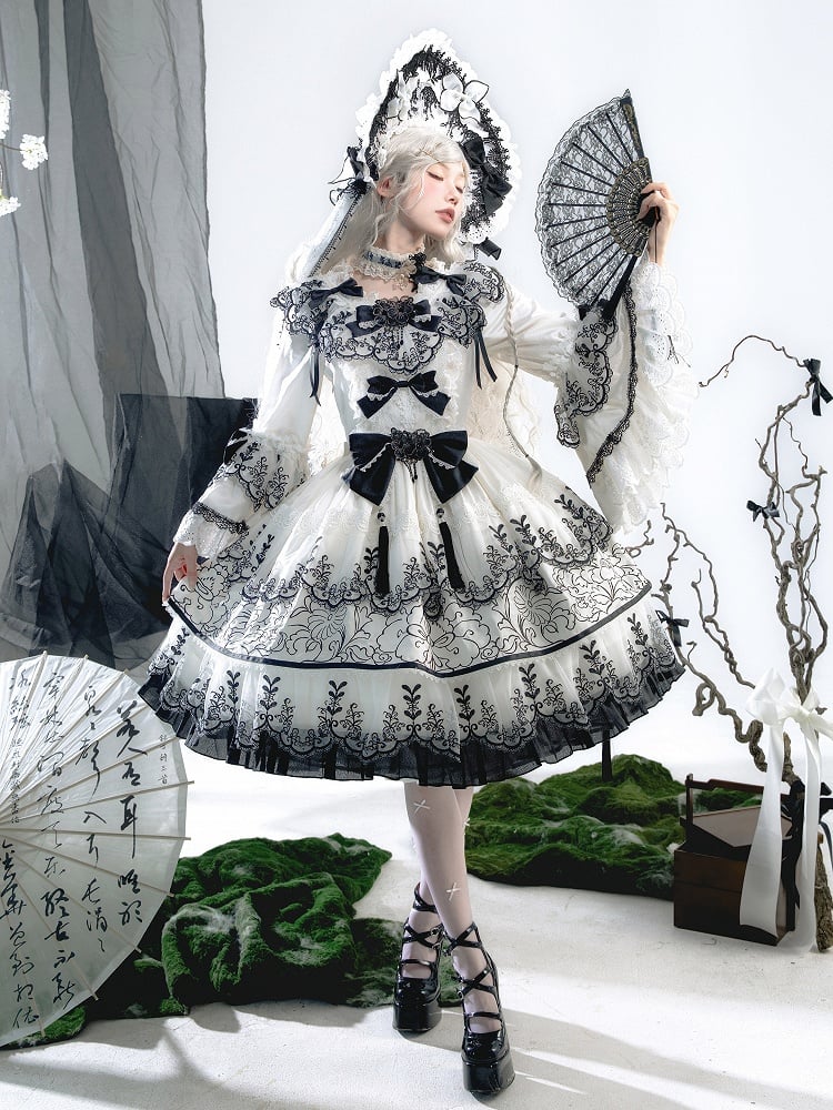 Schwarzer Stil Weißer Schimmer Chinoiserie Tinte Schmetterling Stoff und