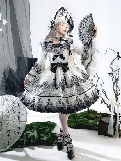 Schwarzer Stil Weißer Schimmer Chinoiserie Tinte Schmetterling Stoff und