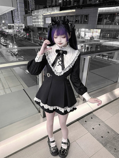 Lace Buckles Trim Two-Piece Top White Kei Set Matching Heart Jirai with Waist | Shorts Black