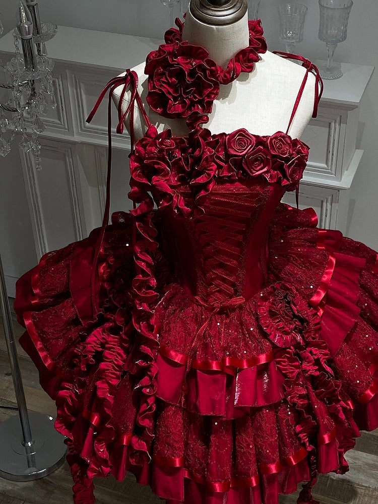 Stäbchengefüttertes, gestuftes Gothic-Pailletten-Rüschenkleid mit Rosen und rotem Ausschnitt, Lolita