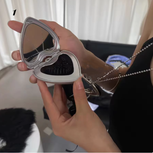 シルバーサイバーパンクY2Kチャーム