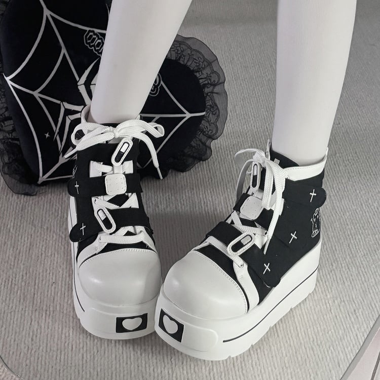 Yami Kawaii Black Round Toe Platform Sneakers