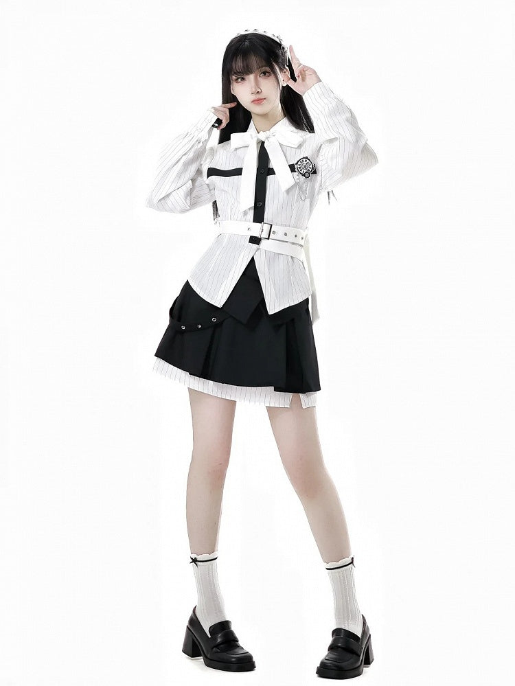 取り外し可能な蝶の時計ブローチ付きシャツ、リボン、黒のセルフタイ、白のストライプ、クロスデザイン