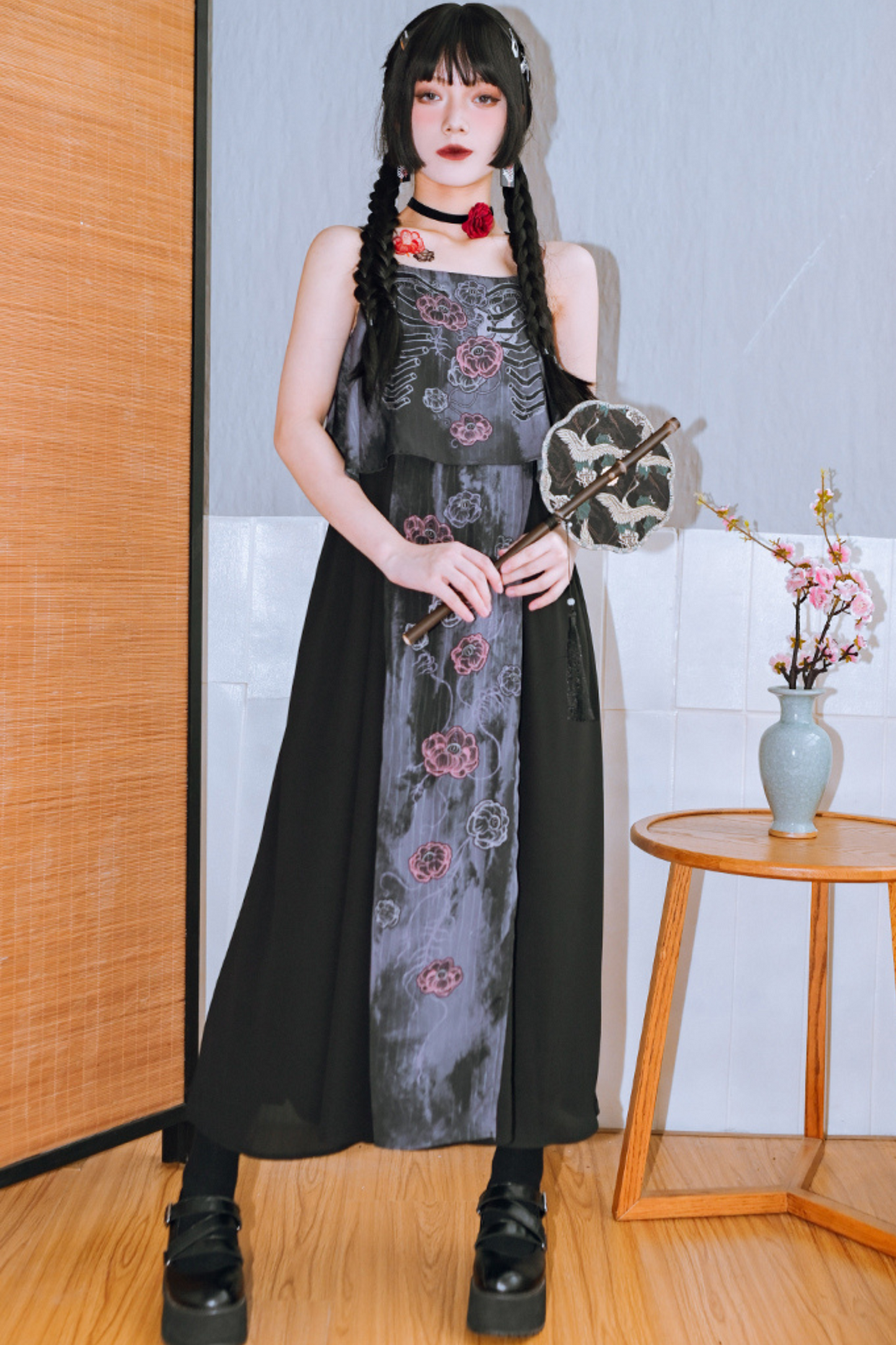 Print Dark Bone Kleid Blumenhalter