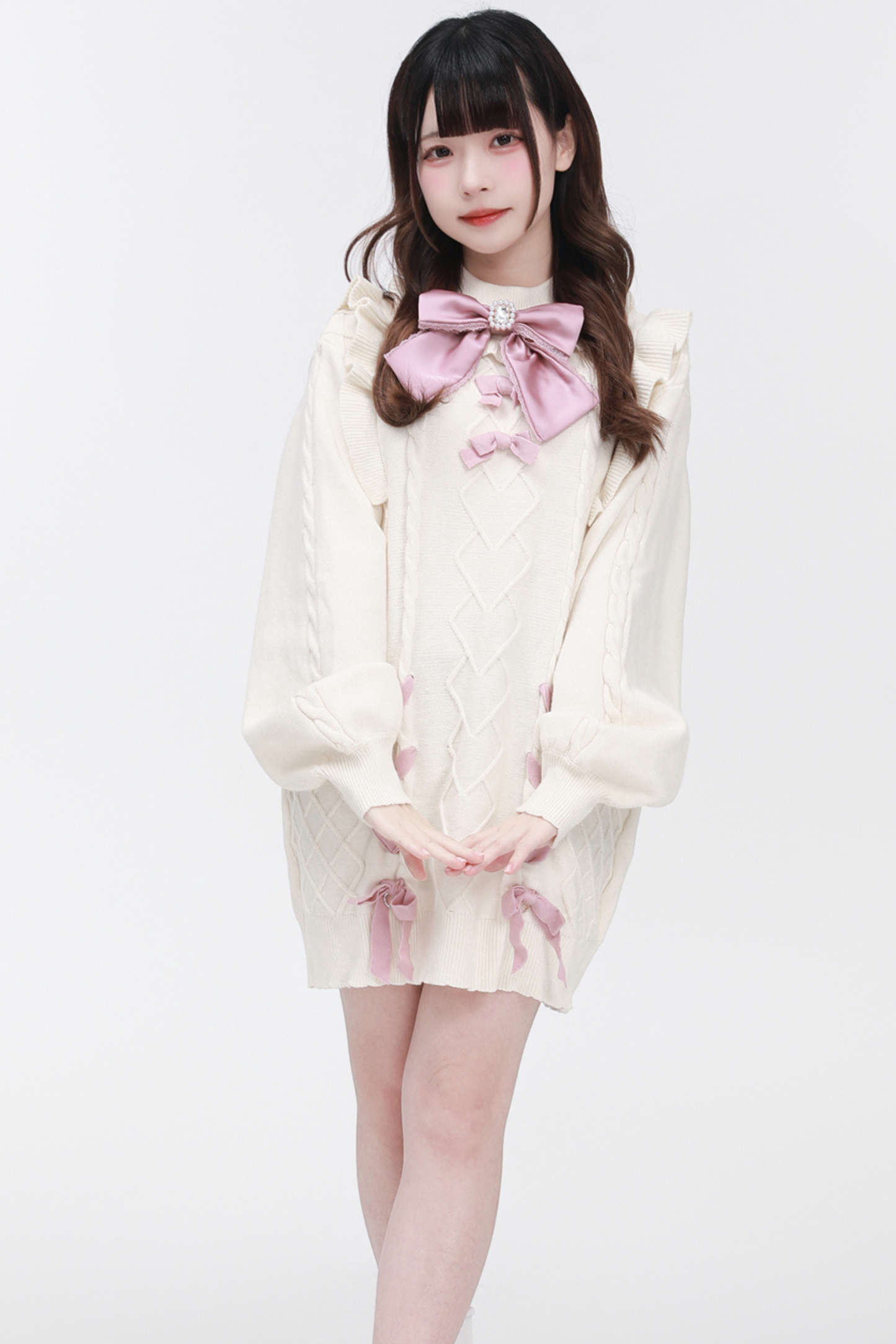 Pullover mit fliegendem Halsausschnitt und hohen Ärmeln