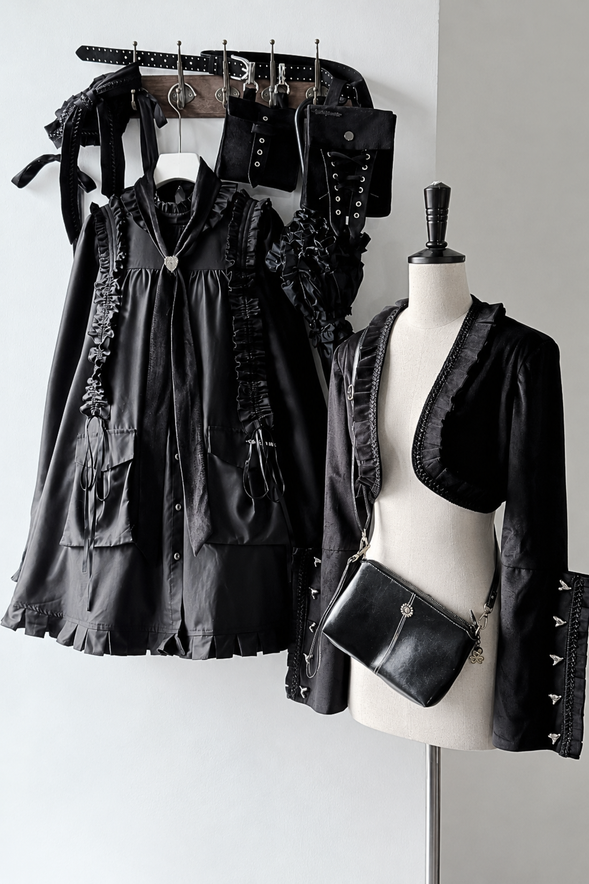 Steampunk Brown x Gothic Black Velvet Ruffle Heart Motif Cuff Cropped Jacket