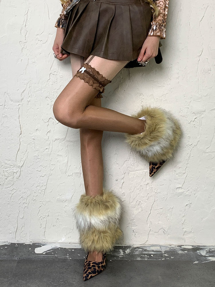 パンクなホワイト＆ブラウンのY2Kシャギーレッグウォーマー
