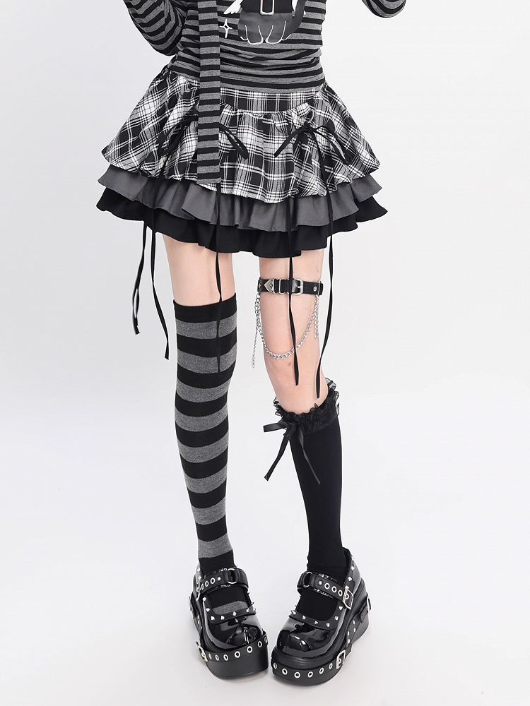 Plaid Tiered Skirt and Red Black Black and White Bowknots Decoration Y2K /