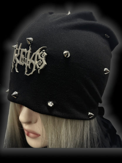 Y2K Schwarze Metallic-Buchstabendetails Nieten Punk Slouchy Beanie