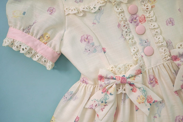 Lolita-Kätzchenkleid mit gewellter Öse und Ärmeln, Aufdruck, cremige süße Verzierungen