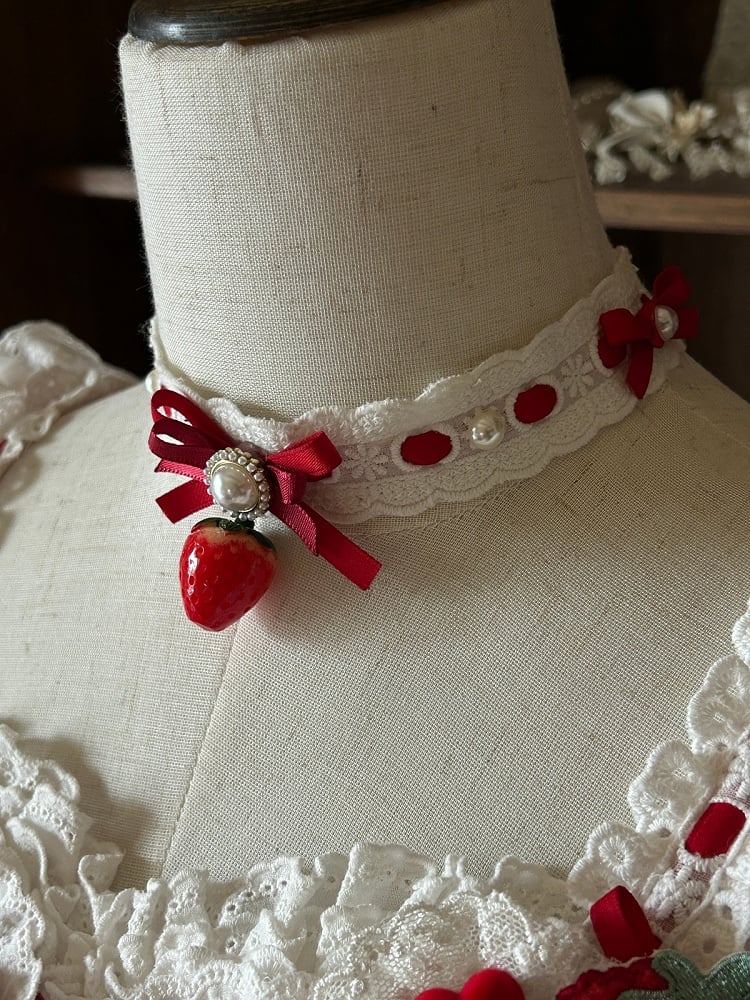 Lace Red Bowknot Choker Strawberry Lolita Pendant White with