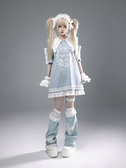 Blaues spitzes, flaches Kragen-Ausschnitt-Schulter-Spitzenbesatz-Jirai-Kei-Kleid, hell