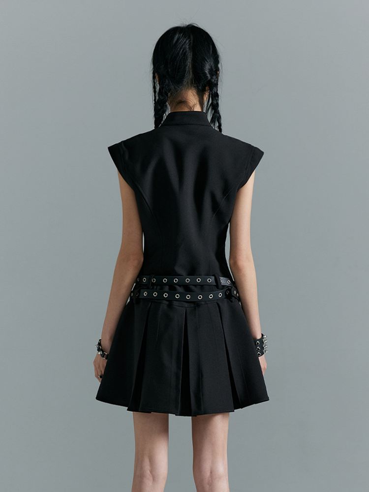 Schwarzes Cheongsam-A-Linien-Punkkleid mit Metallakzenten und Ausschnitt