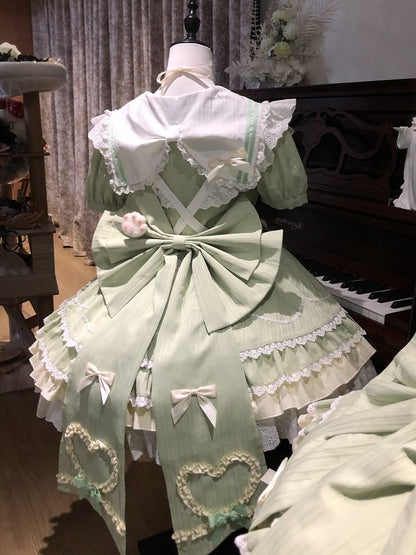Herzförmige grüne Lolita-Schürze mit Maid-Matcha-Kragen, süßes Matrosen-Kätzchen-Kleid
