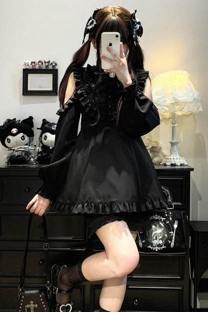 Ruffle + Princess Ribbon Top Off-Shoulder Shorts