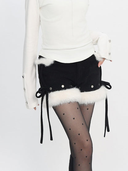 Bow Low Decoration Shorts Rise Knotted - in Black/White Bittersweet Corduroy