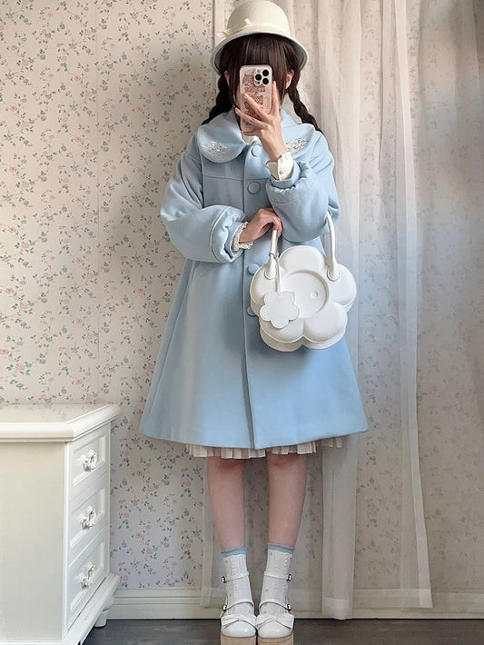 ブルーの繊細な花柄ラウンドフラットカラーウールコート