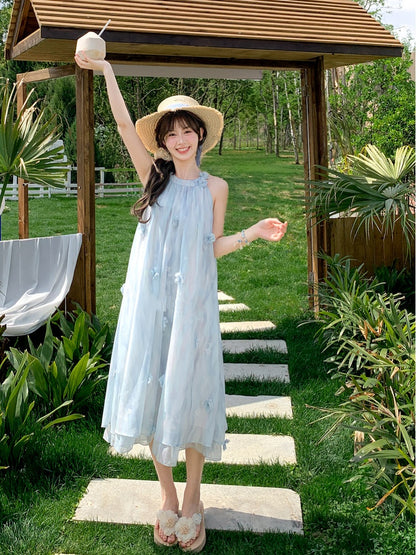 Blaues Neckholder-Kleid aus Chiffon mit floralen Akzenten