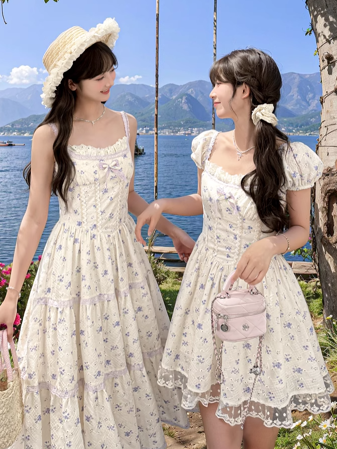 Mori Kei Blumenkleid Beige, quadratischer Ausschnitt und kurze Puffärmel