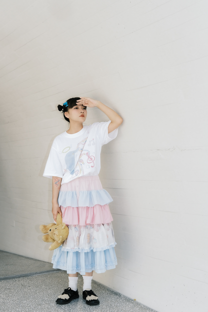 カラフルに揺れるフリルタワースカート